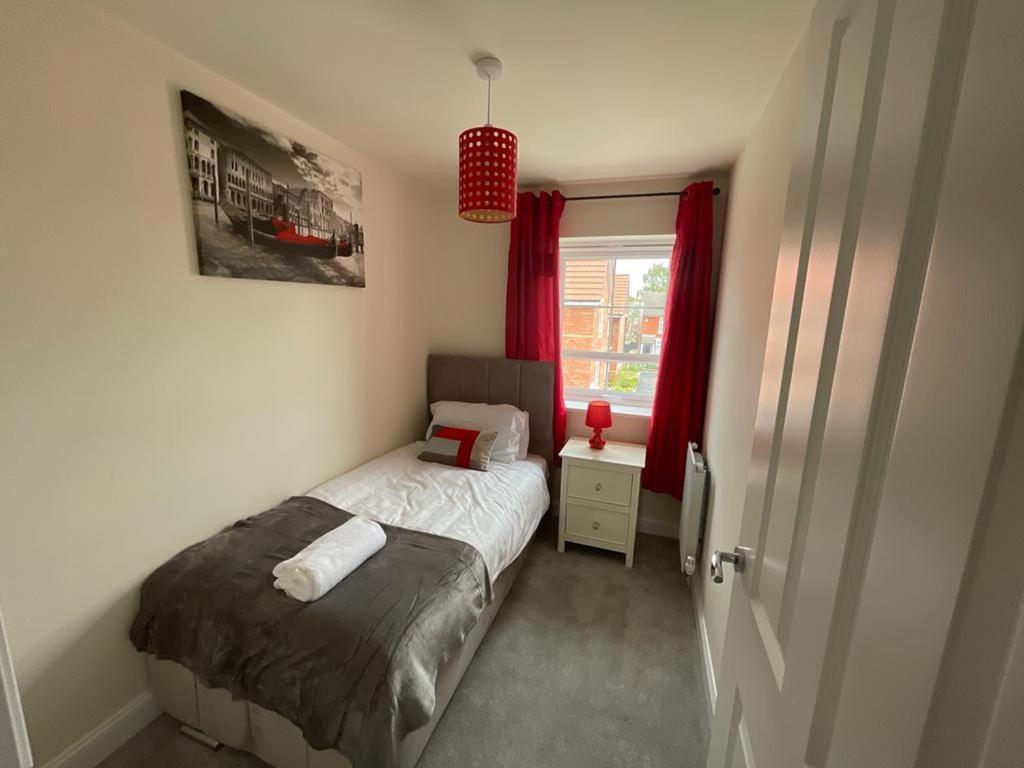 Stunning 3-Bed Risa House In Beeston Nottingham Villa Esterno foto